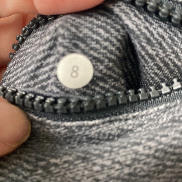Lululemon grey crop joggers size 8 - Picture 9 of 10